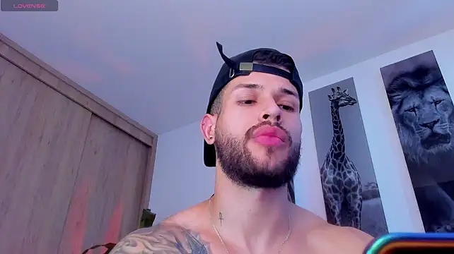 Santos_ramirez1 live cam on StripChat