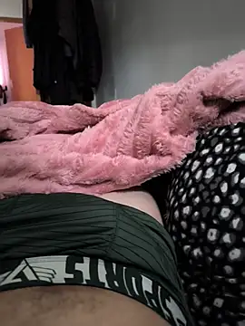 menino27quente live cam on StripChat
