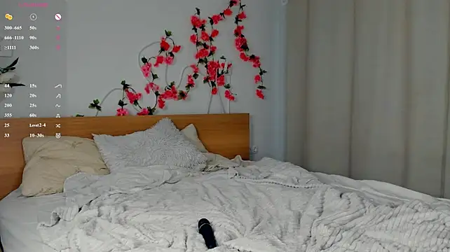 CleotildePiel live cam on StripChat