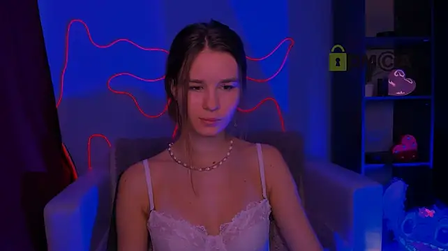 angie_foxy1