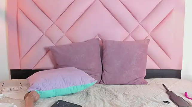 Caroline_daring