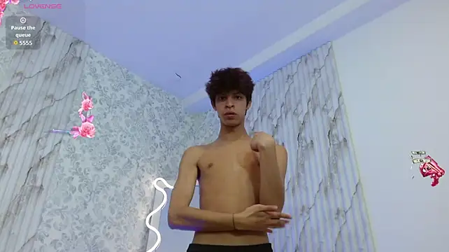 OLIIVER_TAY
