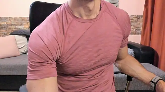 HotHunkTrainer live sex cam