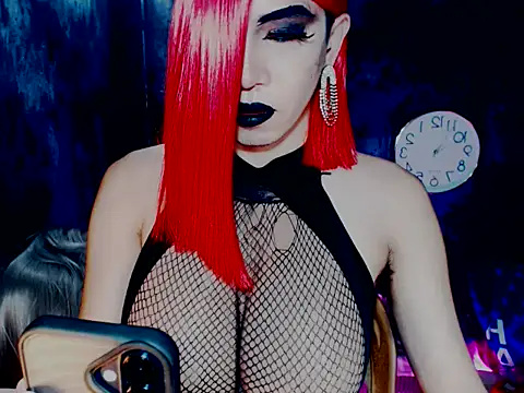 MistressPaola live cam on StripChat