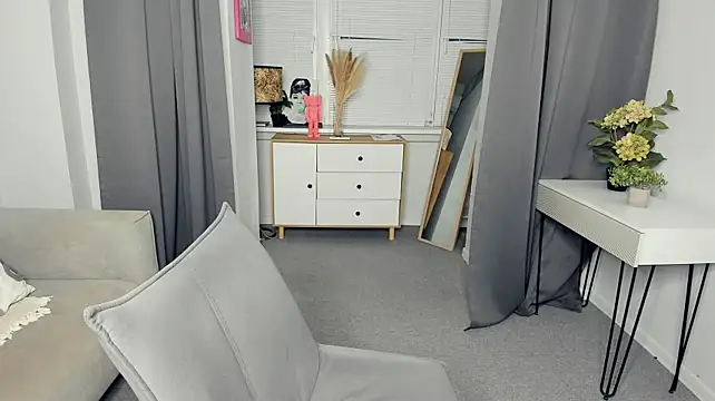 GitaDerbes live cam preview