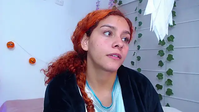 Sarabubbie live cam on StripChat