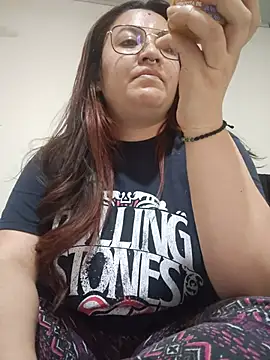 samm_curvy
