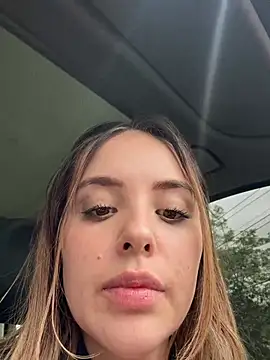 Alirawrz live cam on StripChat