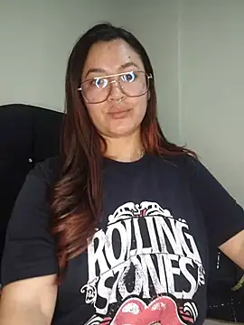 samm_curvy
