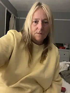 Blondnboujee53