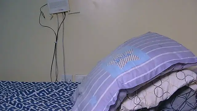 pookie_smiles live cam on StripChat