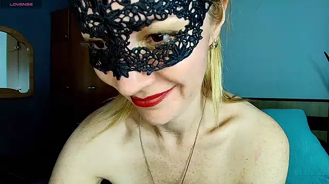 Live-Webcam-Show mit Aromaloveqq - Interaktive Lovense-Toys verfügbar