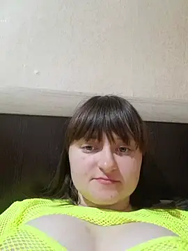 Live-Webcam-Show mit LuckyLust15 - Interaktive Lovense-Toys verfügbar
