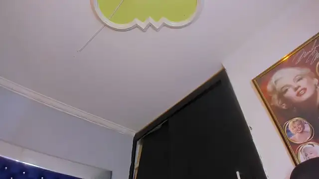 Ciara_HotTs live cam on StripChat