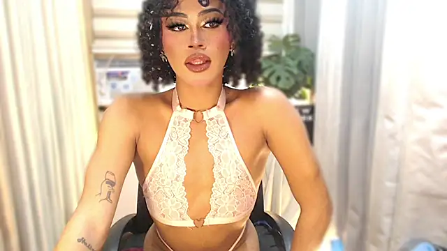 Winnie_Harllow