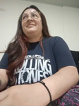 samm_curvy
