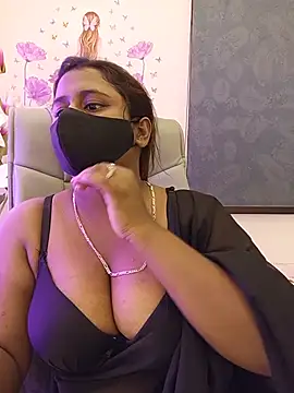 LoveLy-Soneya live cam on StripChat