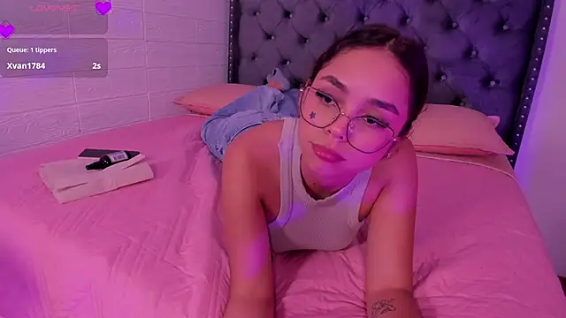 CarolineFyre webcam stripchat model stream image
