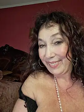 GypsyEsmeralda live cam preview