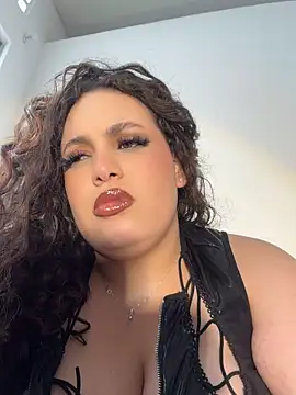 Blair_Curvy