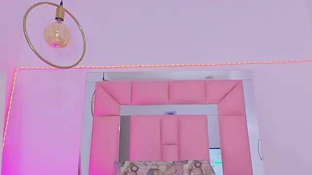 Naomi_curvy69