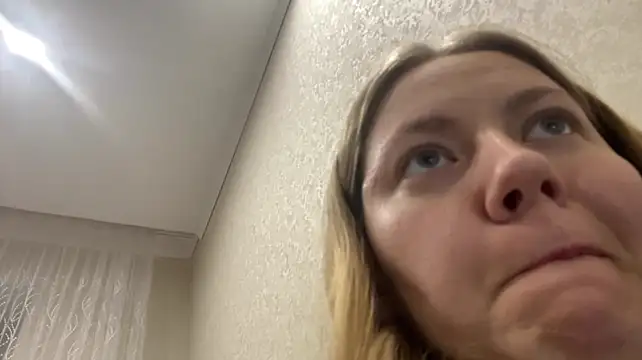 LarissaTewes live cam on StripChat