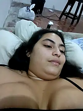 xandra252 live cam on StripChat