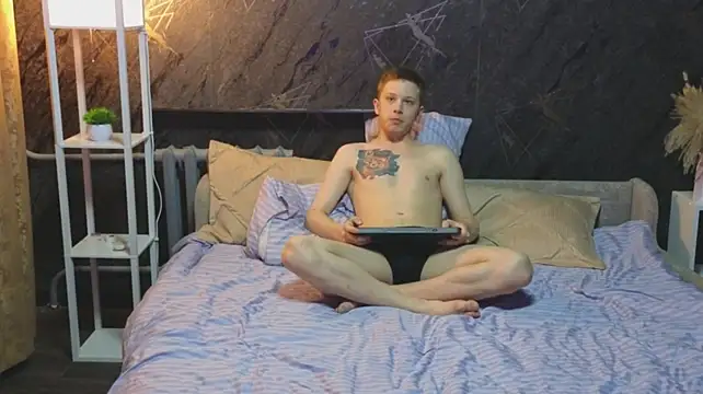 arlekincrop live cam on StripChat