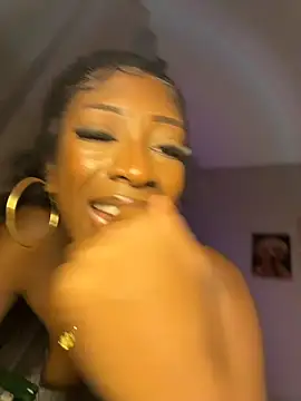 Nina_Velveta