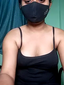 shrutee12 live cam on StripChat