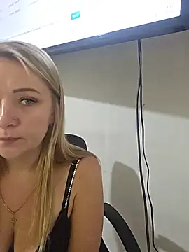 SassiSandra live cam on StripChat