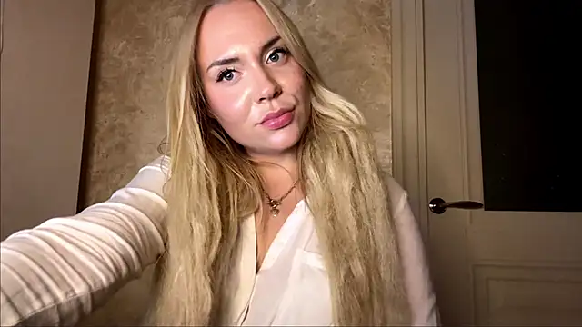 NoreneKast live cam on StripChat