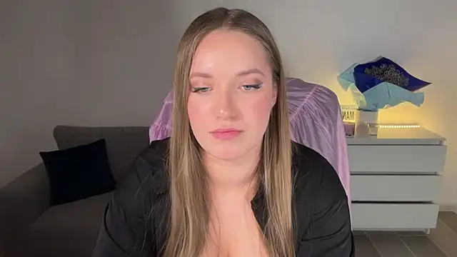 EvaMaddison live cam on StripChat