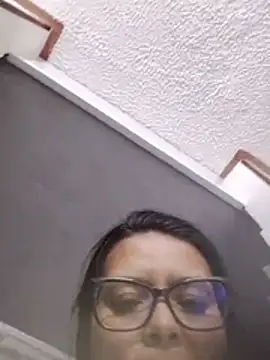 selena_foxy live cam on StripChat