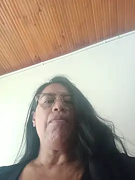 emilif_ (F mature) - deep Throat 🍌