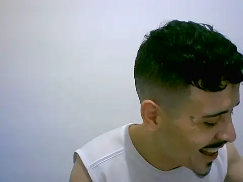 gauchopaulista24 (M young) - motrar a rola mole e dura e o pe o sacao