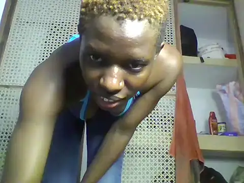 Goldy_petite webcam stripchat model stream image