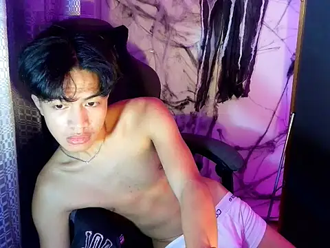 creme_boyy webcam