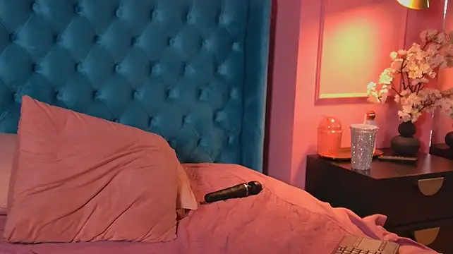 reinatriana (F young) - me excitas papi ... 😈
