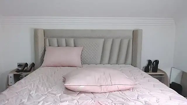 CatWoman0001 live cam preview