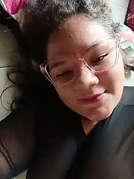 Van3orgasm4me live cam on StripChat
