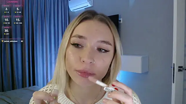Emily_Hartt