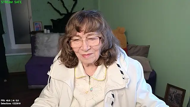 Betty_Brick live cam preview
