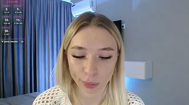 Emily_Hartt