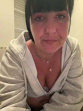 NatiLove35 cam girl profile preview