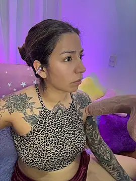Antonella Dreamss on Stripchat