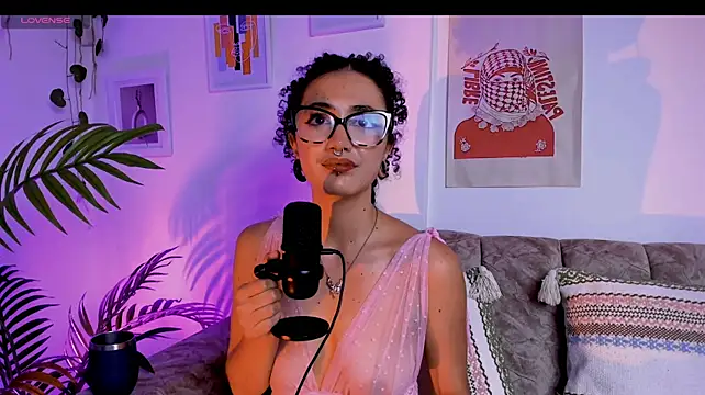 CurlyMeryJane live sex cam