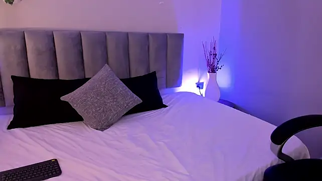 ivanacoper live cam on StripChat