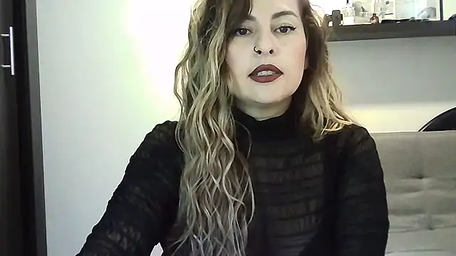 Valery__Rouse_ live cam on StripChat