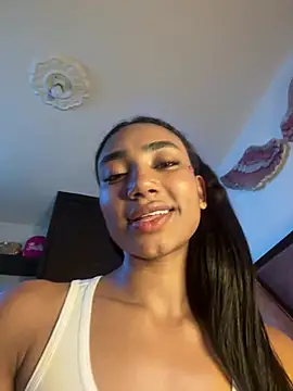 Mia-Lorette live cam on StripChat